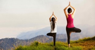 10-Ways-Yoga-Made-Me-A-Better-Mom-733x440
