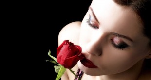 women-roses_00345860